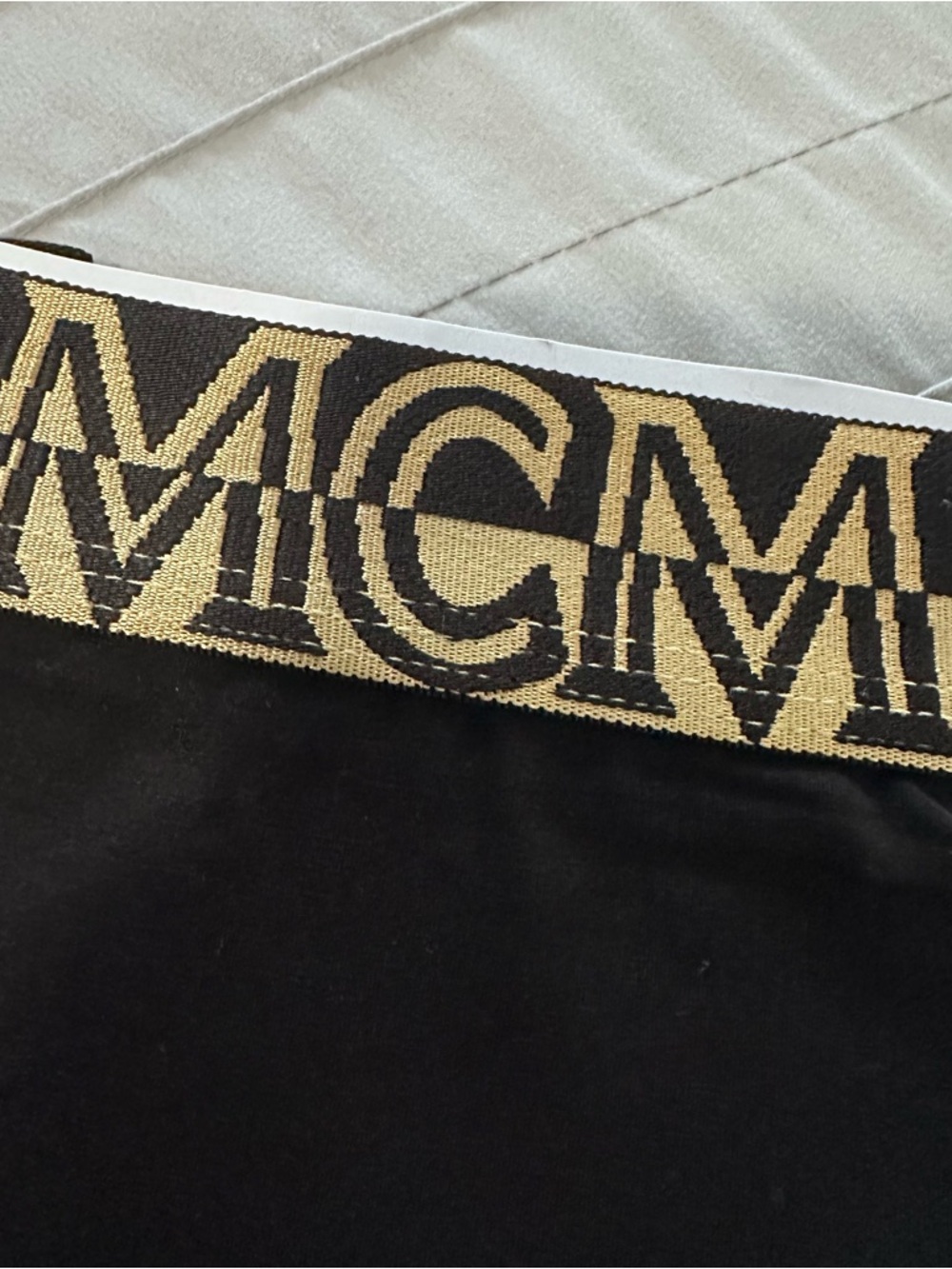 Mcm woman’s brief - Picture 3 of 4